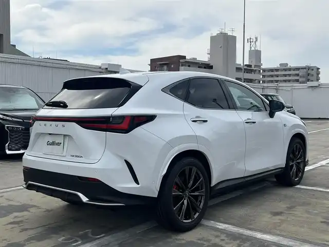 レクサス ＮＸ 350h Fスポーツ 広島県 2025(令7)年 0.1千km ホワイトノーヴァガラスフレーク ○走行距離14km（検査時）/ワンオーナー/ムーンルーフ/パノラミックビューモニターセット/純正ナビ/・フルセグTV/・Bluetooth/セーフティシステムプラス/・プリクラッシュセーフティ/・レーンディパーチャーアラート/・レーントレーシングアシスト/・レーダークルーズコントロール/・ロードサインアシスト/・発進遅れ告知システム/・ドライバー異常時対応システム/・プロアクティブドライビングアシスト/・オートマチックハイビーム/ブラインドスポットモニター/パーキングサポートブレーキ/ドライビングモードセレクト/パワーシート（運転席：メモリ付き/助手席）/シートヒーター（運転席/助手席）/ベンチレーション（運転席/助手席）/ステアリングヒーター/ハンズフリーパワーバックドア/○タイヤサイズ：235/50R20/・20インチ5本V字スポークアルミホイール