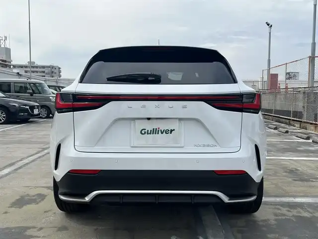 レクサス ＮＸ 350h Fスポーツ 広島県 2025(令7)年 0.1千km ホワイトノーヴァガラスフレーク ○走行距離14km（検査時）/ワンオーナー/ムーンルーフ/パノラミックビューモニターセット/純正ナビ/・フルセグTV/・Bluetooth/セーフティシステムプラス/・プリクラッシュセーフティ/・レーンディパーチャーアラート/・レーントレーシングアシスト/・レーダークルーズコントロール/・ロードサインアシスト/・発進遅れ告知システム/・ドライバー異常時対応システム/・プロアクティブドライビングアシスト/・オートマチックハイビーム/ブラインドスポットモニター/パーキングサポートブレーキ/ドライビングモードセレクト/パワーシート（運転席：メモリ付き/助手席）/シートヒーター（運転席/助手席）/ベンチレーション（運転席/助手席）/ステアリングヒーター/ハンズフリーパワーバックドア/○タイヤサイズ：235/50R20/・20インチ5本V字スポークアルミホイール