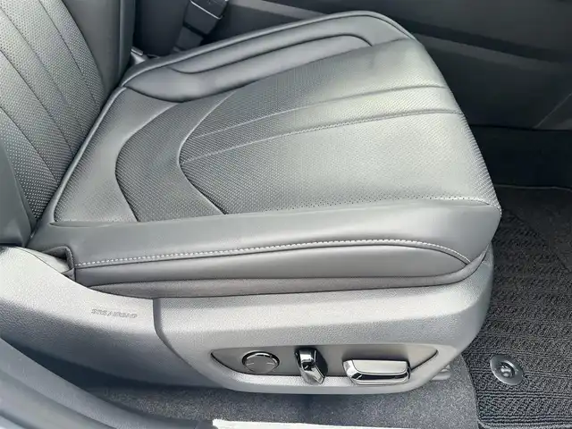 レクサス ＮＸ 350h Fスポーツ 広島県 2025(令7)年 0.1千km ホワイトノーヴァガラスフレーク ○走行距離14km（検査時）/ワンオーナー/ムーンルーフ/パノラミックビューモニターセット/純正ナビ/・フルセグTV/・Bluetooth/セーフティシステムプラス/・プリクラッシュセーフティ/・レーンディパーチャーアラート/・レーントレーシングアシスト/・レーダークルーズコントロール/・ロードサインアシスト/・発進遅れ告知システム/・ドライバー異常時対応システム/・プロアクティブドライビングアシスト/・オートマチックハイビーム/ブラインドスポットモニター/パーキングサポートブレーキ/ドライビングモードセレクト/パワーシート（運転席：メモリ付き/助手席）/シートヒーター（運転席/助手席）/ベンチレーション（運転席/助手席）/ステアリングヒーター/ハンズフリーパワーバックドア/○タイヤサイズ：235/50R20/・20インチ5本V字スポークアルミホイール