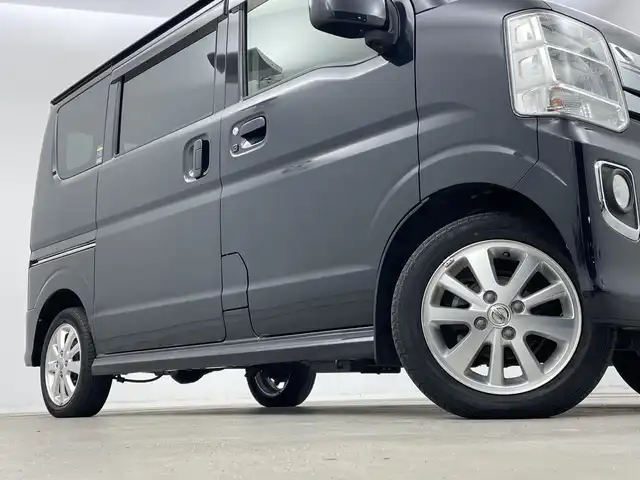 日産 ＮＶ１００クリッパー リオ E 新潟県 2016(平28)年 9万km ブルーイッシュブラック 4WD/純正ディーラーＯＰナビ（MM316D-A）/フルセグＴＶ/SD/DVD再生機能/USB接続/Bluetooth/ETC/シートヒーター/片側パワースライドドア/プッシュスタート/オートライト/革調シートカバー/純正アルミホイール/ステアリングスイッチ/純正フロアマット