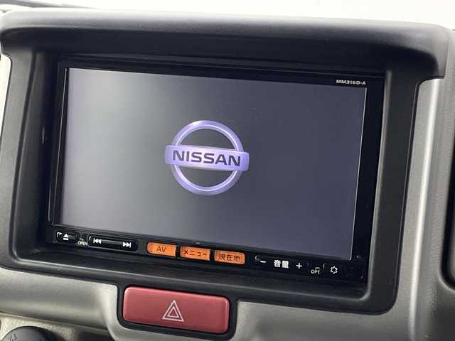 日産 ＮＶ１００クリッパー リオ E 新潟県 2016(平28)年 9万km ブルーイッシュブラック 4WD/純正ディーラーＯＰナビ（MM316D-A）/フルセグＴＶ/SD/DVD再生機能/USB接続/Bluetooth/ETC/シートヒーター/片側パワースライドドア/プッシュスタート/オートライト/革調シートカバー/純正アルミホイール/ステアリングスイッチ/純正フロアマット