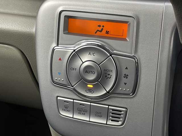 日産 ＮＶ１００クリッパー リオ E 新潟県 2016(平28)年 9万km ブルーイッシュブラック 4WD/純正ディーラーＯＰナビ（MM316D-A）/フルセグＴＶ/SD/DVD再生機能/USB接続/Bluetooth/ETC/シートヒーター/片側パワースライドドア/プッシュスタート/オートライト/革調シートカバー/純正アルミホイール/ステアリングスイッチ/純正フロアマット