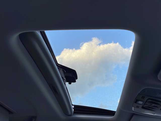 トヨタ アルファード S Cパッケージ 島根県 2020(令2)年 6.4万km ホワイトパールクリスタルシャイン メーカーナビゲーション/フルセグ BT CD DVD Miracast/サンルーフ/純正フリップダウンモニター/レーダークルーズコントロール/パワーバックドア/バックカメラ/ビルトインETC/社外前後ドライブレコーダー/両側パワースライドドア/ハンドルヒーター/D/N席パワーシート/D/N席シートヒーター/D/N席エアシート/D席メモリシート/電子パーキング/AUTOHOLD/オートマチックハイビーム/LEDヘッドライト/フォグライト/AUTOライト/オートリトラミラー/後席サイドサンシェード/純正18インチアルミホイール/カーテンエアバッグ/革巻きステアリング/ステアリングリモコン