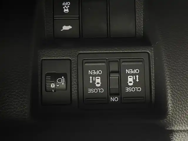 ホンダ ステップワゴン スパーダ eHEV 宮城県 2025(令7)年 0.1千km クリスタルブラックパール 登録済み未使用車/11型Honda CONNECTナビ/・BT接続/フルセグTV/・CD/DVD/・USB入力/AM/FM/15型フリップダウンモニター/安全装置/・衝突軽減ブレーキ/・踏み間違い衝突軽減システム/・ブラインドスポットモニター/・路外逸脱抑制機能/両側パワースライドドア/電動リアゲート/レーダークルーズコントロール/純正16インチAW/後列シートオットマン