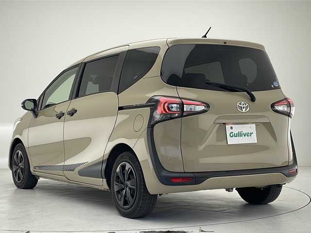トヨタ シエンタ G 沖縄県 2020(令2)年 5.9万km ベージュ 禁煙車　/アルパインナビ/（ＡＭ／ＦＭ／ＣＤ／ＤＶＤ／Bluetooth／フルセグTV）/トヨタセーフティセンス　/パノラミックビューモニター/前後ドライブレコーダー【ZDR025】　/ビルトインＥＴＣ　/フリップダウンモニター【ALPINE】/両側パワースライドドア　/シートヒーター/革巻きステアリング/プッシュスタート/スマートキー/スペアキー/純正フロアマット/クリアランスソナー/盗難防止装置/横滑り防止装置