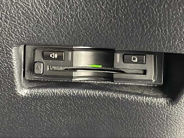 トヨタ シエンタ G 沖縄県 2020(令2)年 5.9万km ベージュ 禁煙車　/アルパインナビ/（ＡＭ／ＦＭ／ＣＤ／ＤＶＤ／Bluetooth／フルセグTV）/トヨタセーフティセンス　/パノラミックビューモニター/前後ドライブレコーダー【ZDR025】　/ビルトインＥＴＣ　/フリップダウンモニター【ALPINE】/両側パワースライドドア　/シートヒーター/革巻きステアリング/プッシュスタート/スマートキー/スペアキー/純正フロアマット/クリアランスソナー/盗難防止装置/横滑り防止装置