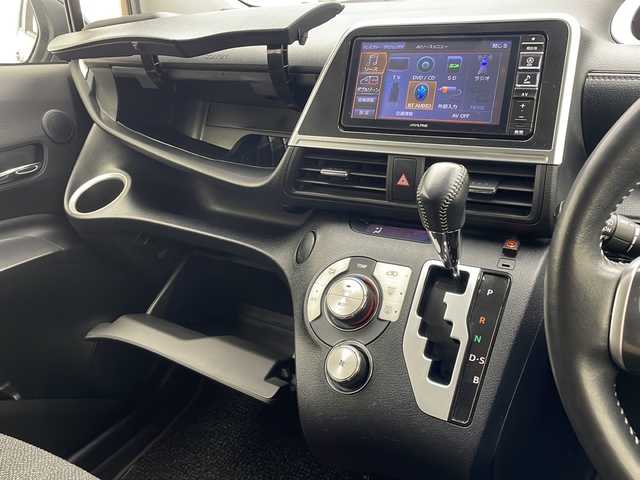 トヨタ シエンタ G 沖縄県 2020(令2)年 5.9万km ベージュ 禁煙車　/アルパインナビ/（ＡＭ／ＦＭ／ＣＤ／ＤＶＤ／Bluetooth／フルセグTV）/トヨタセーフティセンス　/パノラミックビューモニター/前後ドライブレコーダー【ZDR025】　/ビルトインＥＴＣ　/フリップダウンモニター【ALPINE】/両側パワースライドドア　/シートヒーター/革巻きステアリング/プッシュスタート/スマートキー/スペアキー/純正フロアマット/クリアランスソナー/盗難防止装置/横滑り防止装置