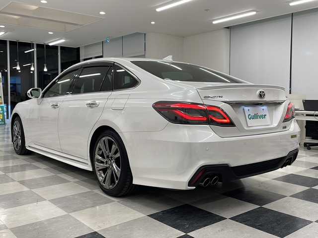 トヨタ クラウン ハイブリッド RS アドバンス 岐阜県 2020(令2)年 6.7万km プレシャスホワイトパール トヨタセーフティセンス/レーダークルーズコントロール(全車速追従機能付き)/ブラインドスポットモニター/レーントレーシングアシスト/先行車発進告知機能/ヘッドアップディスプレイ/ロードサインアシスト/アダプティブハイビームシステム/インテリジェントクリアランスソナー/純正12.3インチナビ/パノラミックビューモニター/フルセグTV/Bluetooth/DVD/Miracast/デジタルインナーミラー/リアクロストラフィックブレーキ（後方接近車両）/パーキングサポートブレーキ（静止物）/リアコンフォートパッケージ/リア電動サンシェード/全席パワーシート/全席シートヒーター/ベンチレーション/シートメモリ/ステアリングヒーター/電子パーキング/ブラックレザーシート/前後ドライブレコーダー/ビルトインETC/カードキー/保証書