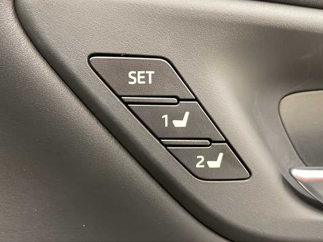 トヨタ クラウン ハイブリッド RS アドバンス 岐阜県 2020(令2)年 6.7万km プレシャスホワイトパール トヨタセーフティセンス/レーダークルーズコントロール(全車速追従機能付き)/ブラインドスポットモニター/レーントレーシングアシスト/先行車発進告知機能/ヘッドアップディスプレイ/ロードサインアシスト/アダプティブハイビームシステム/インテリジェントクリアランスソナー/純正12.3インチナビ/パノラミックビューモニター/フルセグTV/Bluetooth/DVD/Miracast/デジタルインナーミラー/リアクロストラフィックブレーキ（後方接近車両）/パーキングサポートブレーキ（静止物）/リアコンフォートパッケージ/リア電動サンシェード/全席パワーシート/全席シートヒーター/ベンチレーション/シートメモリ/ステアリングヒーター/電子パーキング/ブラックレザーシート/前後ドライブレコーダー/ビルトインETC/カードキー/保証書