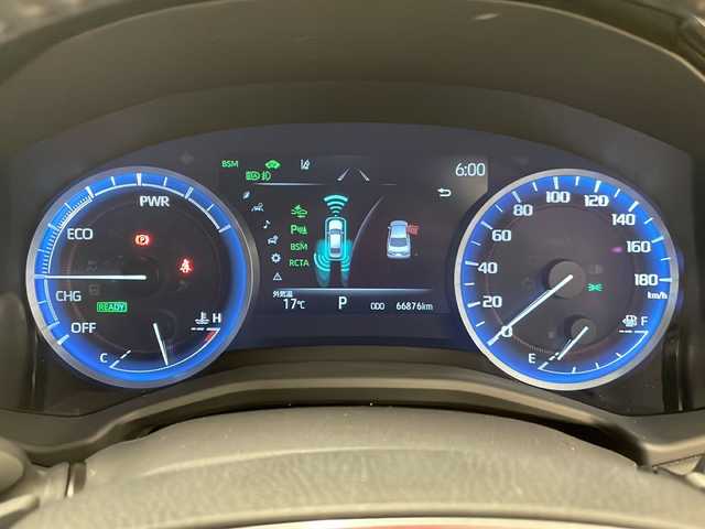 トヨタ クラウン ハイブリッド RS アドバンス 岐阜県 2020(令2)年 6.7万km プレシャスホワイトパール トヨタセーフティセンス/レーダークルーズコントロール(全車速追従機能付き)/ブラインドスポットモニター/レーントレーシングアシスト/先行車発進告知機能/ヘッドアップディスプレイ/ロードサインアシスト/アダプティブハイビームシステム/インテリジェントクリアランスソナー/純正12.3インチナビ/パノラミックビューモニター/フルセグTV/Bluetooth/DVD/Miracast/デジタルインナーミラー/リアクロストラフィックブレーキ（後方接近車両）/パーキングサポートブレーキ（静止物）/リアコンフォートパッケージ/リア電動サンシェード/全席パワーシート/全席シートヒーター/ベンチレーション/シートメモリ/ステアリングヒーター/電子パーキング/ブラックレザーシート/前後ドライブレコーダー/ビルトインETC/カードキー/保証書