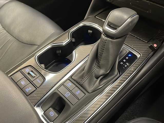 トヨタ クラウン ハイブリッド RS アドバンス 岐阜県 2020(令2)年 6.7万km プレシャスホワイトパール トヨタセーフティセンス/レーダークルーズコントロール(全車速追従機能付き)/ブラインドスポットモニター/レーントレーシングアシスト/先行車発進告知機能/ヘッドアップディスプレイ/ロードサインアシスト/アダプティブハイビームシステム/インテリジェントクリアランスソナー/純正12.3インチナビ/パノラミックビューモニター/フルセグTV/Bluetooth/DVD/Miracast/デジタルインナーミラー/リアクロストラフィックブレーキ（後方接近車両）/パーキングサポートブレーキ（静止物）/リアコンフォートパッケージ/リア電動サンシェード/全席パワーシート/全席シートヒーター/ベンチレーション/シートメモリ/ステアリングヒーター/電子パーキング/ブラックレザーシート/前後ドライブレコーダー/ビルトインETC/カードキー/保証書