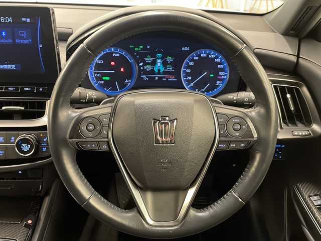 トヨタ クラウン ハイブリッド RS アドバンス 岐阜県 2020(令2)年 6.7万km プレシャスホワイトパール トヨタセーフティセンス/レーダークルーズコントロール(全車速追従機能付き)/ブラインドスポットモニター/レーントレーシングアシスト/先行車発進告知機能/ヘッドアップディスプレイ/ロードサインアシスト/アダプティブハイビームシステム/インテリジェントクリアランスソナー/純正12.3インチナビ/パノラミックビューモニター/フルセグTV/Bluetooth/DVD/Miracast/デジタルインナーミラー/リアクロストラフィックブレーキ（後方接近車両）/パーキングサポートブレーキ（静止物）/リアコンフォートパッケージ/リア電動サンシェード/全席パワーシート/全席シートヒーター/ベンチレーション/シートメモリ/ステアリングヒーター/電子パーキング/ブラックレザーシート/前後ドライブレコーダー/ビルトインETC/カードキー/保証書