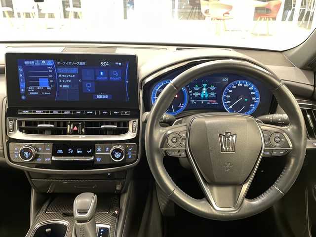 トヨタ クラウン ハイブリッド RS アドバンス 岐阜県 2020(令2)年 6.7万km プレシャスホワイトパール トヨタセーフティセンス/レーダークルーズコントロール(全車速追従機能付き)/ブラインドスポットモニター/レーントレーシングアシスト/先行車発進告知機能/ヘッドアップディスプレイ/ロードサインアシスト/アダプティブハイビームシステム/インテリジェントクリアランスソナー/純正12.3インチナビ/パノラミックビューモニター/フルセグTV/Bluetooth/DVD/Miracast/デジタルインナーミラー/リアクロストラフィックブレーキ（後方接近車両）/パーキングサポートブレーキ（静止物）/リアコンフォートパッケージ/リア電動サンシェード/全席パワーシート/全席シートヒーター/ベンチレーション/シートメモリ/ステアリングヒーター/電子パーキング/ブラックレザーシート/前後ドライブレコーダー/ビルトインETC/カードキー/保証書