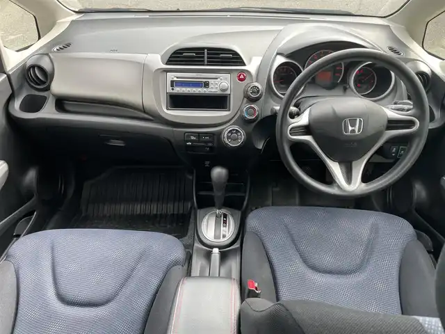 ホンダ フィット G 新潟県 2011(平23)年 7.8万km アラバスターシルバーメタリック CDプレーヤー/ドアバイザー/ETC/純正フロアマット/ECON/レベライザー/電動格納ドアミラー