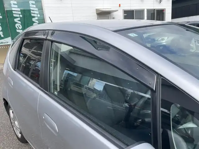 ホンダ フィット G 新潟県 2011(平23)年 7.8万km アラバスターシルバーメタリック CDプレーヤー/ドアバイザー/ETC/純正フロアマット/ECON/レベライザー/電動格納ドアミラー