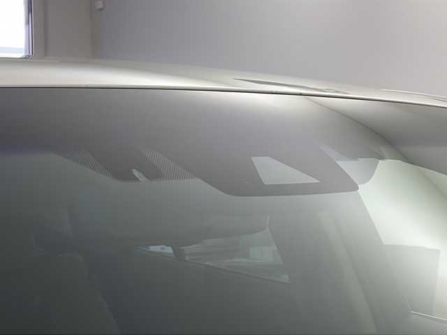 トヨタ ハリアー ハイブリッド Z 栃木県 2021(令3)年 6.4万km ホワイトパールクリスタルシャイン 純正ナビ/（BT/フルセグ/ミラーリング/AM/FM）/全方位カメラ/JBLサウンド/衝突軽減システム/車線逸脱抑制機能/横滑り防止/クリアランナソー/パーキングサポートブレーキ/クルーズコントロール/標識認識機能/電動リアゲート/ビルトインETC2.0/インテリジェントルームミラー/純正アルミホイール/社外フロアマット/ISOFIX/プッシュスタート/スマートキー/スペアキー