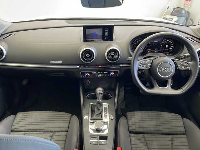 アウディ Ａ３ SB 30TFSI 栃木県 2020(令2)年 1.8万km グレイシアホワイトメタリック 純正ナビ/(フルセグ・Bluetooth・CD・SD)/バックカメラ/禁煙車/オートクルーズコントロール/前方ドライブレコーダー/本革シート/シートヒーター/ビルトインETC2.0/パドルシフト/LEDヘッドライト/オートライト/純正フロアマット/純正アルミホイール/ターボ/スマートキー/取扱説明書/保証書