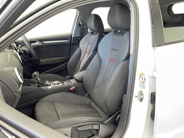 アウディ Ａ３ SB 30TFSI 栃木県 2020(令2)年 1.8万km グレイシアホワイトメタリック 純正ナビ/(フルセグ・Bluetooth・CD・SD)/バックカメラ/禁煙車/オートクルーズコントロール/前方ドライブレコーダー/本革シート/シートヒーター/ビルトインETC2.0/パドルシフト/LEDヘッドライト/オートライト/純正フロアマット/純正アルミホイール/ターボ/スマートキー/取扱説明書/保証書