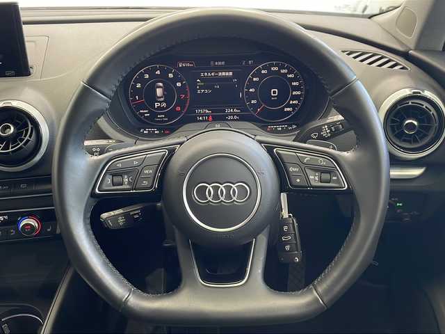アウディ Ａ３ SB 30TFSI 栃木県 2020(令2)年 1.8万km グレイシアホワイトメタリック 純正ナビ/(フルセグ・Bluetooth・CD・SD)/バックカメラ/禁煙車/オートクルーズコントロール/前方ドライブレコーダー/本革シート/シートヒーター/ビルトインETC2.0/パドルシフト/LEDヘッドライト/オートライト/純正フロアマット/純正アルミホイール/ターボ/スマートキー/取扱説明書/保証書
