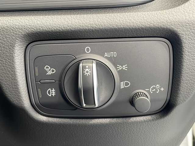アウディ Ａ３ SB 30TFSI 栃木県 2020(令2)年 1.8万km グレイシアホワイトメタリック 純正ナビ/(フルセグ・Bluetooth・CD・SD)/バックカメラ/禁煙車/オートクルーズコントロール/前方ドライブレコーダー/本革シート/シートヒーター/ビルトインETC2.0/パドルシフト/LEDヘッドライト/オートライト/純正フロアマット/純正アルミホイール/ターボ/スマートキー/取扱説明書/保証書