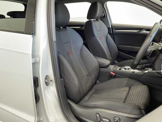 アウディ Ａ３ SB 30TFSI 栃木県 2020(令2)年 1.8万km グレイシアホワイトメタリック 純正ナビ/(フルセグ・Bluetooth・CD・SD)/バックカメラ/禁煙車/オートクルーズコントロール/前方ドライブレコーダー/本革シート/シートヒーター/ビルトインETC2.0/パドルシフト/LEDヘッドライト/オートライト/純正フロアマット/純正アルミホイール/ターボ/スマートキー/取扱説明書/保証書