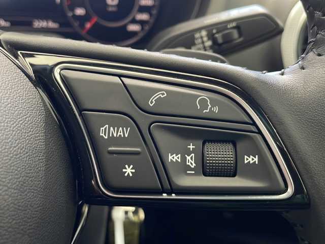 アウディ Ａ３ SB 30TFSI 栃木県 2020(令2)年 1.8万km グレイシアホワイトメタリック 純正ナビ/(フルセグ・Bluetooth・CD・SD)/バックカメラ/禁煙車/オートクルーズコントロール/前方ドライブレコーダー/本革シート/シートヒーター/ビルトインETC2.0/パドルシフト/LEDヘッドライト/オートライト/純正フロアマット/純正アルミホイール/ターボ/スマートキー/取扱説明書/保証書