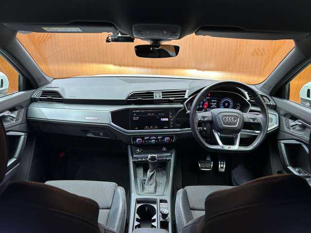 アウディ アウディ Ｑ３ 35TDIクワトロ Sライン 千葉県 2020(令2)年 4.9万km グレイシアホワイトメタリック アシスタンスＰＫＧ　/テクノロジーＰＫＧ　/バーチャルＣＰ　/純正ナビ　/３６０°カメラ　/ＡＣＣ　/ＬＥＤヘッドライト　/オートライト　/ドライブレコーダー　/電動リアゲート　/ＥＴＣ　/純正１９インチＡＷ