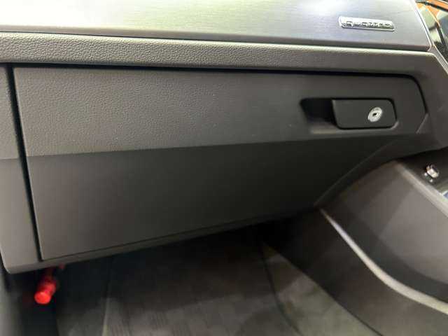 アウディ アウディ Ｑ３ 35TDIクワトロ Sライン 千葉県 2020(令2)年 4.9万km グレイシアホワイトメタリック アシスタンスＰＫＧ　/テクノロジーＰＫＧ　/バーチャルＣＰ　/純正ナビ　/３６０°カメラ　/ＡＣＣ　/ＬＥＤヘッドライト　/オートライト　/ドライブレコーダー　/電動リアゲート　/ＥＴＣ　/純正１９インチＡＷ