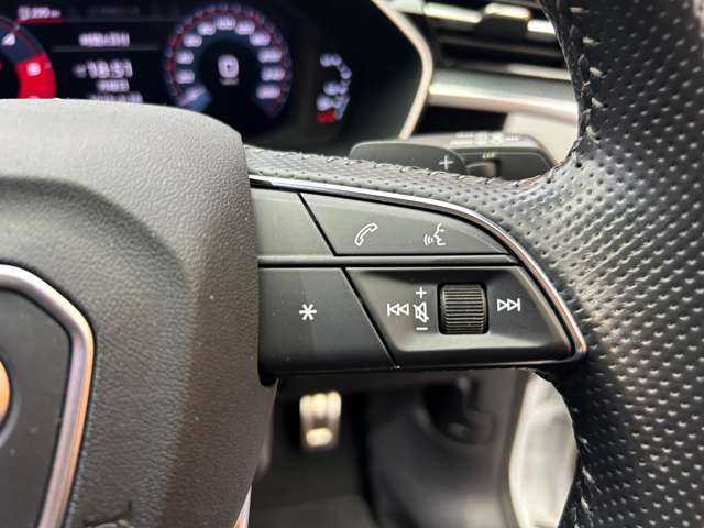 アウディ アウディ Ｑ３ 35TDIクワトロ Sライン 千葉県 2020(令2)年 4.9万km グレイシアホワイトメタリック アシスタンスＰＫＧ　/テクノロジーＰＫＧ　/バーチャルＣＰ　/純正ナビ　/３６０°カメラ　/ＡＣＣ　/ＬＥＤヘッドライト　/オートライト　/ドライブレコーダー　/電動リアゲート　/ＥＴＣ　/純正１９インチＡＷ