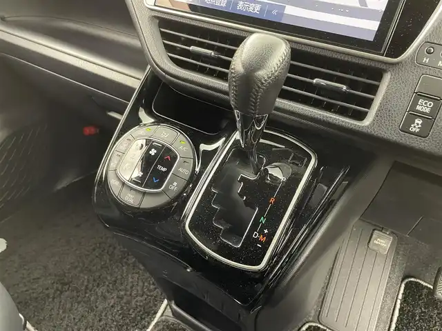 トヨタ ノア Si ダブルバイビーⅡ 福井県 2020(令2)年 4.2万km ホワイトパールクリスタルシャイン 社販買取のため販売不可です/純正ナビ　/純正フリップダウンモニター　/ＴＲＤフルエアロ/トヨタセーフティセンス　/クルーズコントロール/レーンキープアシスト　/エンジンスターター　/両側パワースライドドア　　/ハーフレザーシート　/バックカメラ　/純正フォグ/オートハイビーム　/オービスレーダー