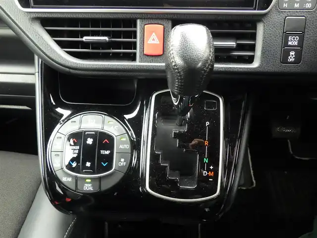 トヨタ ノア Si ダブルバイビーⅡ 千葉県 2020(令2)年 4.2万km ホワイトパールクリスタルシャイン Toyota Safety Sense/・プリクラッシュセーフティ/・レーンディパーチャーアラート/・オートハイビーム/クルーズコントロール/TRDエアロ/両側パワースライドドア/10インチ純正SDナビ/地デジTV/【DVD/CD再生機能　Bluetooth接続】/バックカメラ/フリップダウンモニター/ハーフレザーシート/革巻きステアリング/ETC/LEDヘッドライト/ウインカーミラー/クリアランスソナー/純正16インチアルミホイル/スマートキー