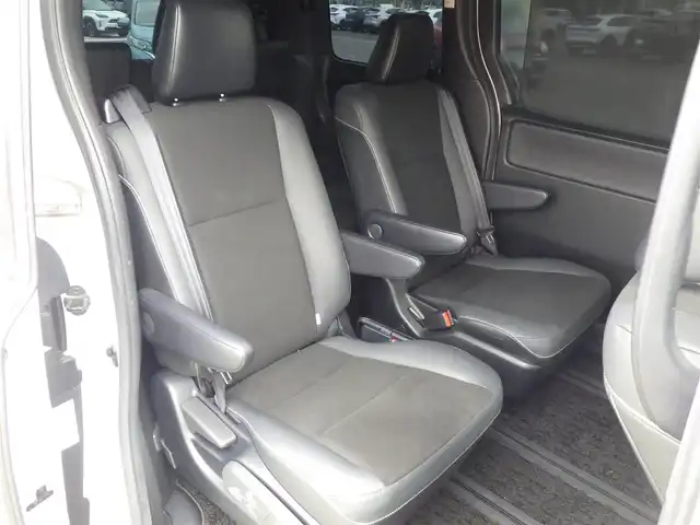 トヨタ ノア Si ダブルバイビーⅡ 千葉県 2020(令2)年 4.2万km ホワイトパールクリスタルシャイン Toyota Safety Sense/・プリクラッシュセーフティ/・レーンディパーチャーアラート/・オートハイビーム/クルーズコントロール/TRDエアロ/両側パワースライドドア/10インチ純正SDナビ/地デジTV/【DVD/CD再生機能　Bluetooth接続】/バックカメラ/フリップダウンモニター/ハーフレザーシート/革巻きステアリング/ETC/LEDヘッドライト/ウインカーミラー/クリアランスソナー/純正16インチアルミホイル/スマートキー