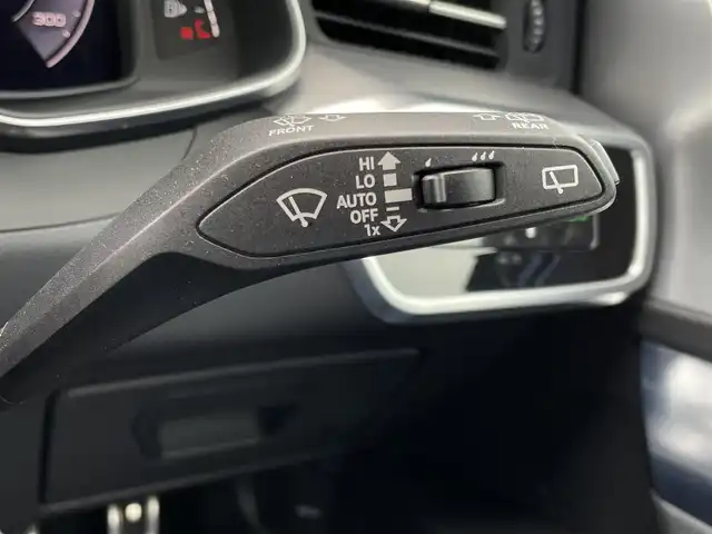 アウディ Ａ６ 40TDIクワトロスポーツ 東京都 2020(令2)年 4.6万km グレイシアホワイトメタリック ワンオーナー　/S-LINE/ヴァーチャルコクピット　/３６０°カメラ　/黒革シート　/ＭＭＩナビ　/Ａｕｄｉプレセンスシティ　リア　/ＡｕｄｉドライブＳ　/サイドアシスト　/ＬＫＡ　/前後ドラレコ　/前席パワーシート　/ＡＣＣ　/ＥＴＣ/純正19インチAW