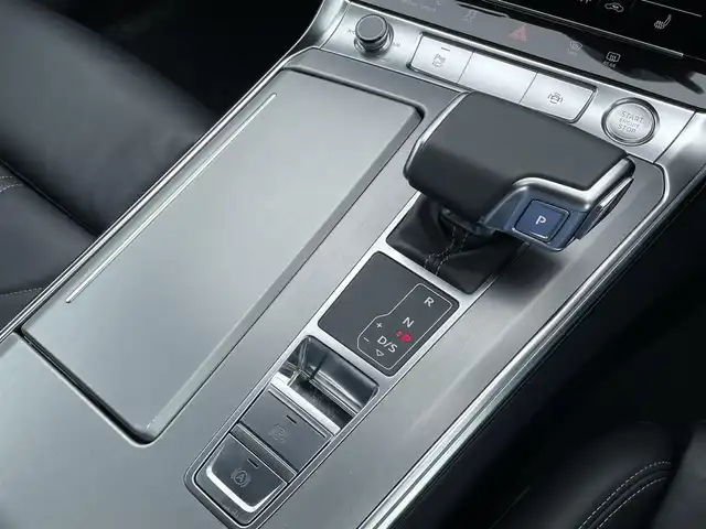 アウディ Ａ６ 40TDIクワトロスポーツ 東京都 2020(令2)年 4.6万km グレイシアホワイトメタリック ワンオーナー　/S-LINE/ヴァーチャルコクピット　/３６０°カメラ　/黒革シート　/ＭＭＩナビ　/Ａｕｄｉプレセンスシティ　リア　/ＡｕｄｉドライブＳ　/サイドアシスト　/ＬＫＡ　/前後ドラレコ　/前席パワーシート　/ＡＣＣ　/ＥＴＣ/純正19インチAW