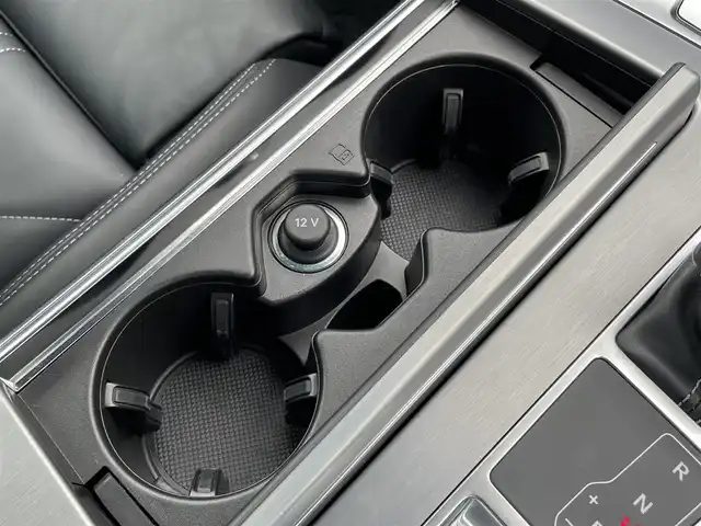 アウディ Ａ６ 40TDIクワトロスポーツ 東京都 2020(令2)年 4.6万km グレイシアホワイトメタリック ワンオーナー　/S-LINE/ヴァーチャルコクピット　/３６０°カメラ　/黒革シート　/ＭＭＩナビ　/Ａｕｄｉプレセンスシティ　リア　/ＡｕｄｉドライブＳ　/サイドアシスト　/ＬＫＡ　/前後ドラレコ　/前席パワーシート　/ＡＣＣ　/ＥＴＣ/純正19インチAW