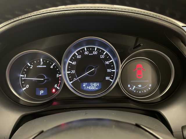 マツダ アテンザ セダン XD 熊本県 2015(平27)年 11.5万km スノーフレイクホワイトパールマイカ ・純正ナビ/BT/TV/CD/DVD/FM/AM/・バックカメラ/・クルーズコントロール/・電動パーキングブレーキ/・パドルシフト/・GReddyマフラー/・社外アルミ１９インチ/・横滑り防止装置/・ドアバイザー/・ウィンカーミラー/・ETC