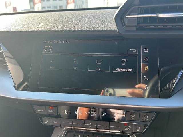 アウディ アウディ Ａ３ 埼玉県 2021(令3)年 1.3万km 青 テクノロジーＰ　/コンビニエンスＰ　/アシスタンスＰ　/純正ナビゲーション　/地上デジタル放送　/バックカメラ　/バーチャルコクピット　/パワーシート　/シートヒーター　/前後ドライブレコーダー　/ＥＴＣ