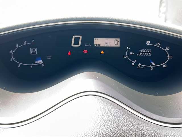 日産 セレナ HWS S HV Vセレ +Sefty 茨城県 2014(平26)年 4.9万km ブリリアントホワイトパール 純正メモリナビ【MM415D-L】/(地デジTV・CD・DVD・BT・ラジオ再生)/両側パワースライドドア/後席フリップダウンモニター/衝突軽減ブレーキ/アラウンドビューモニター/ドライブレコーダー/ETC/オートライト/HIDヘッドライト/純正16inアルミホイール/フロアマット/スマートキー