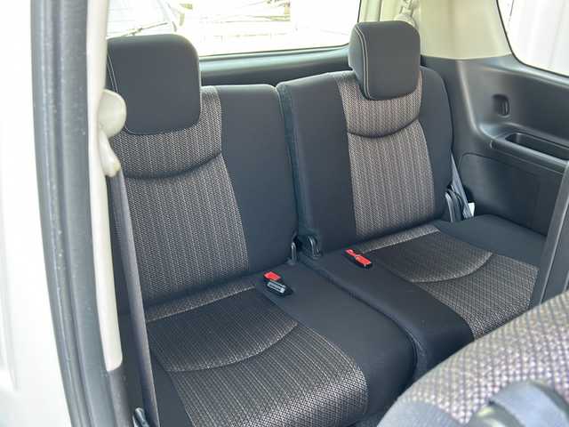 日産 セレナ HWS S HV Vセレ +Sefty 茨城県 2014(平26)年 4.9万km ブリリアントホワイトパール 純正メモリナビ【MM415D-L】/(地デジTV・CD・DVD・BT・ラジオ再生)/両側パワースライドドア/後席フリップダウンモニター/衝突軽減ブレーキ/アラウンドビューモニター/ドライブレコーダー/ETC/オートライト/HIDヘッドライト/純正16inアルミホイール/フロアマット/スマートキー