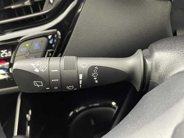 トヨタ Ｃ－ＨＲ S GRスポーツ 熊本県 2020(令2)年 3.7万km ブラック/メタルストリームM 禁煙車　/社外前後ドライブレコーダー　/全周囲カメラ　/純正８インチディスプレイオーディオ（ApplCarPlay・BT・ワンセグ・SD・USB）/ビルトインＥＴＣ　/トヨタセーフティーセンス/・プリクラッシュセーフティ/・レーンディパーチャーアラート/・レーダークルーズコントロール/・オートマチックハイビーム/横滑り防止/前席シートヒーター/ハーフレザーシート/純正フロアマット/純正19インチAW/オートライト/LEDヘッドライト/フォグライト/スマートキー/プッシュスタート/スペアキー1本/保証書/取扱説明書