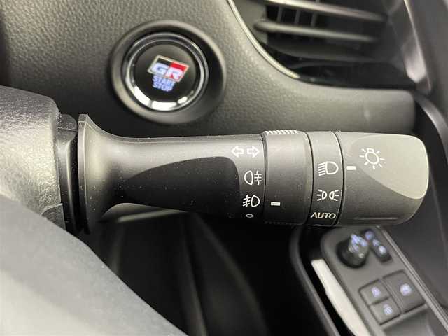 トヨタ Ｃ－ＨＲ S GRスポーツ 熊本県 2020(令2)年 3.7万km ブラック/メタルストリームM 禁煙車　/社外前後ドライブレコーダー　/全周囲カメラ　/純正８インチディスプレイオーディオ（ApplCarPlay・BT・ワンセグ・SD・USB）/ビルトインＥＴＣ　/トヨタセーフティーセンス/・プリクラッシュセーフティ/・レーンディパーチャーアラート/・レーダークルーズコントロール/・オートマチックハイビーム/横滑り防止/前席シートヒーター/ハーフレザーシート/純正フロアマット/純正19インチAW/オートライト/LEDヘッドライト/フォグライト/スマートキー/プッシュスタート/スペアキー1本/保証書/取扱説明書