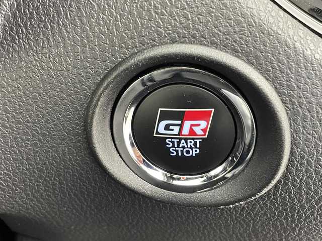 トヨタ Ｃ－ＨＲ S GRスポーツ 熊本県 2020(令2)年 3.7万km ブラック/メタルストリームM 禁煙車　/社外前後ドライブレコーダー　/全周囲カメラ　/純正８インチディスプレイオーディオ（ApplCarPlay・BT・ワンセグ・SD・USB）/ビルトインＥＴＣ　/トヨタセーフティーセンス/・プリクラッシュセーフティ/・レーンディパーチャーアラート/・レーダークルーズコントロール/・オートマチックハイビーム/横滑り防止/前席シートヒーター/ハーフレザーシート/純正フロアマット/純正19インチAW/オートライト/LEDヘッドライト/フォグライト/スマートキー/プッシュスタート/スペアキー1本/保証書/取扱説明書