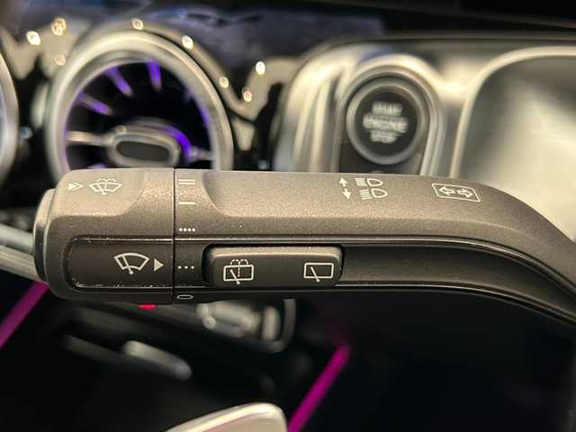 メルセデス・ベンツ Ｍ・ベンツ ＧＬＢ２００ｄ 4マチック AMGライン 熊本県 2022(令4)年 1.9万km ポーラホワイト ・スマートキー/・プッシュスタート/・アクティブステアリングアシスト/・DSR/・道路標識アシスト/・アクティブレーンキーピングアシスト/・アクティブブレーキアシシスト/・アテンションアシスト/・ブラインドスポットモニター/・レーンチェンジアシスト/・インテリジェントライトシステム/・クルーズコントロール(追従式)/・ハーフレザーシート/・前席パワーシート/・前席シートヒーター /・純正ナビ/　【Bluetooth・USB・AppleCarPlay・AnroidAuto】/・全方位カメラ/・ETC2.0/・ドライブレコーダー(前後録画)/・パワーバックドア/・LEDヘッドランプ/・純正マット/・保証書/取説