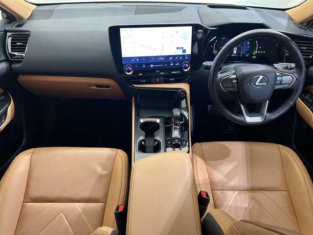 レクサス ＮＸ 350h バージョンL 愛媛県 2023(令5)年 2.4万km ソニッククォーツ １４型ナビ/フルセグ／Ｂｌｕｅｔｏｏｔｈ／ａｐｐｌｅｃａｒｐｌａｙ/全方位カメラ/マークレビンソンプレミアムサウンド/モデリスタエアロ/衝突軽減ブレーキ/レーダークルーズコントロール/ＥＴＣ２．０/レーンキープアシスト/前後コーナーセンサー/DN席パワーシート/全席シートヒーター/DN席ベンチレーション/パワーバックドア/ステアリングヒーター/パーキングアシスト/デジタルインナーミラー/オートマチックハイビーム/シートメモリー