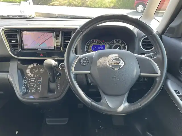 日産 デイズ ルークス 富山県 2014(平26)年 6.8万km プレミアムパープルP 社外ナビ／/フルセグＴＶ／/Ｂｌｕｅｔｏｏｔｈ／/ＤＶＤ再生／/両側パワースライドドア／/インテリジェントキー／/サーキュレーター／/ベンチシート／