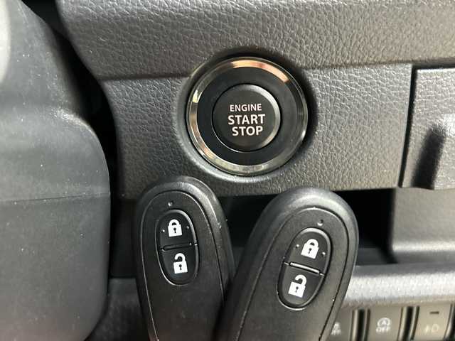 スズキ ハスラー ワンダラー 神奈川県 2018(平30)年 2.1万km シフォンアイボリーメタリック/ウッディブラウン2トーンルーフ 純正9インチナビ【CN-RZ843】/AM　FM　フルセグ　SD　MSV　USB　Bluetooth/全方位モニター/デュアルカメラブレーキサポート/純正ドライブレコーダー/革巻ステアリング/ステアリングリモコン/合皮ハーフレザーシート/前席シートヒーター/木目調パネル/ISOFIX対応/純正ゴムマット/スマートキー×2/HIDヘッドライト/フォグランプ/ウィンカーミラー/ルーフレール/ドアバイザー/誤発進抑制機能/車線逸脱警報機能/ふらつき警報機能/先行車発進お知らせ機能/アイドリングストップ