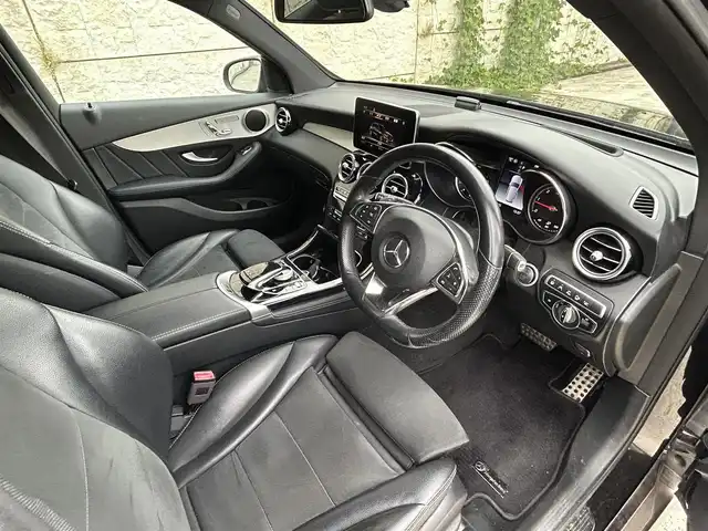 メルセデス・ベンツ ＧＬＣ２２０ d 4マチックスポーツ 長崎県 2019(平31)年 8.4万km オブシディアンブラック 純正ナビ/（CD/DVD/BT/フルセグ）/全方位カメラ/衝突軽減システム/レーンアシスト/ブラインドスポットモニター/レーダークルーズ/ETC/ハーフレザーシート/パワーシート/シートヒーター/パドルシフト/オートライト/パワーバックドア/純正19インチAW