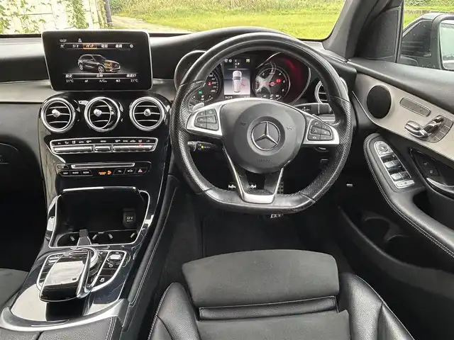 メルセデス・ベンツ ＧＬＣ２２０ d 4マチックスポーツ 長崎県 2019(平31)年 8.4万km オブシディアンブラック 純正ナビ/（CD/DVD/BT/フルセグ）/全方位カメラ/衝突軽減システム/レーンアシスト/ブラインドスポットモニター/レーダークルーズ/ETC/ハーフレザーシート/パワーシート/シートヒーター/パドルシフト/オートライト/パワーバックドア/純正19インチAW