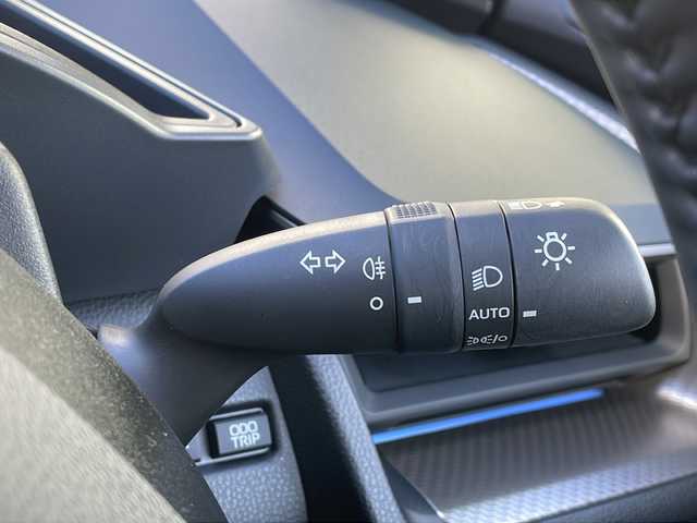 トヨタ プリウス Z 青森県 2025(令7)年 1.1万km プラチナホワイトパールマイカ OP寒冷地仕様/12.3型純正DAナビ・フルセグTV/Bluetooth・USB・HDMI/TVキャンセラー/パノラミックビューモニター/OP DA連動前後ドライブレコーダー/ETC2.0/OPデジタルインナーミラー/合皮スポーツシート/運転席メパワーシート/前席エアシート・シートヒーター/ステアリングヒーター/セーフティセンス/プリクラッシュセーフティ/レーンディパーチャーアラート/オートマチックハイビーム/レーダークルーズコントロール/ブラインドスポットモニター/アドバンスドパーク/パワーバックドア/置くだけ充電/AC100V1500W/LEDヘッドライト/リアフォグランプ/純正19インチアルミ/モデリスタエアロ