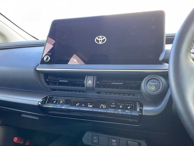 トヨタ プリウス Z 青森県 2025(令7)年 1.1万km プラチナホワイトパールマイカ OP寒冷地仕様/12.3型純正DAナビ・フルセグTV/Bluetooth・USB・HDMI/TVキャンセラー/パノラミックビューモニター/OP DA連動前後ドライブレコーダー/ETC2.0/OPデジタルインナーミラー/合皮スポーツシート/運転席メパワーシート/前席エアシート・シートヒーター/ステアリングヒーター/セーフティセンス/プリクラッシュセーフティ/レーンディパーチャーアラート/オートマチックハイビーム/レーダークルーズコントロール/ブラインドスポットモニター/アドバンスドパーク/パワーバックドア/置くだけ充電/AC100V1500W/LEDヘッドライト/リアフォグランプ/純正19インチアルミ/モデリスタエアロ